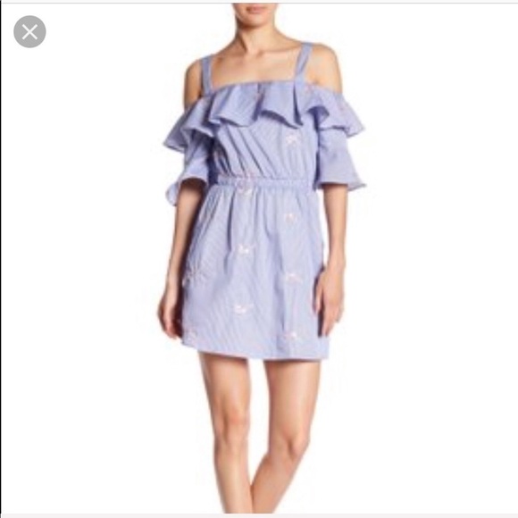 Romeo & Juliet Couture Dresses & Skirts - Romeo & Juliet Couture Cold Shoulder Dress